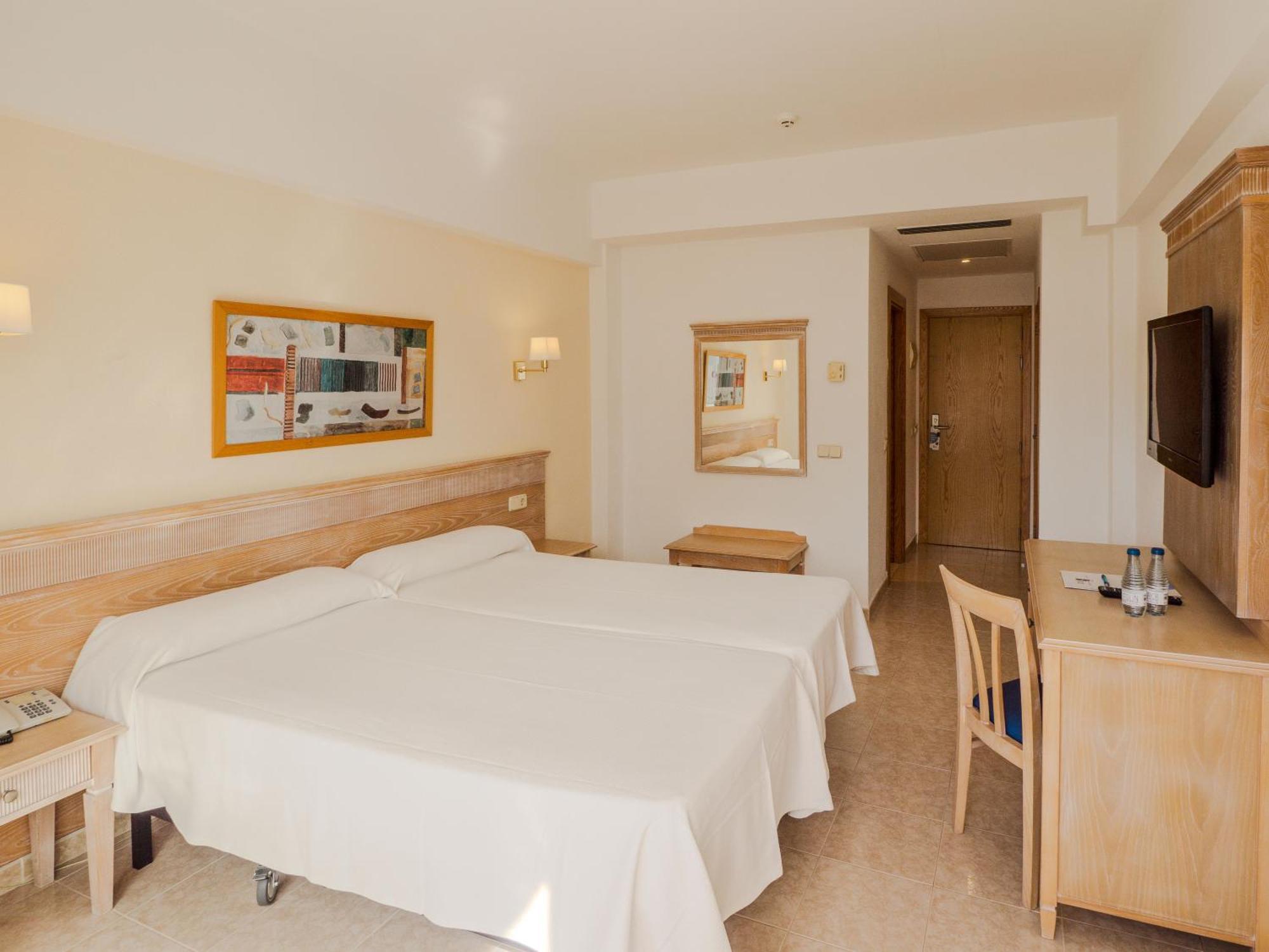 Hotel Santa Maria Playa Cala Millor  Exteriör bild